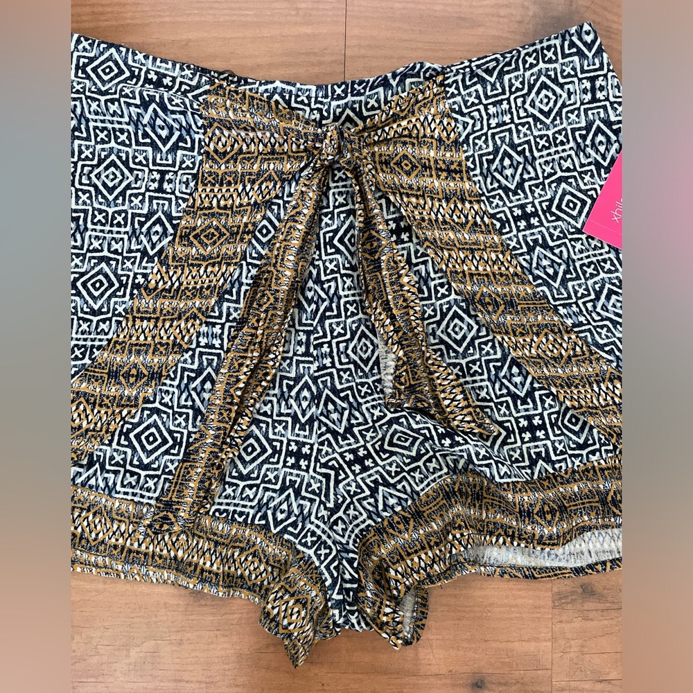Xhilaration printed  shorts Size: L NWT
🔥 2 for $13 SALE